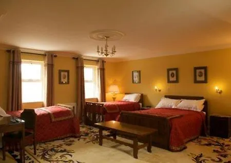 The Castle Country House B&B Bed & Breakfast 5*