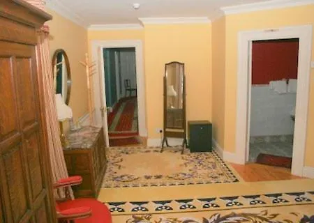 The Castle Country House B&B 5*