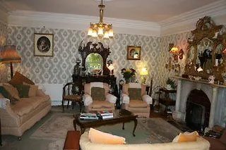 Frühstückspension The Castle Country House B&B