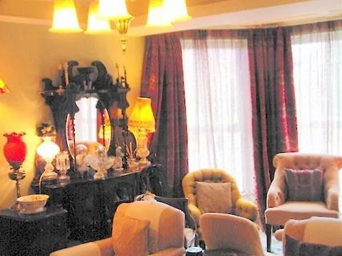 Frühstückspension The Castle Country House B&B 5*